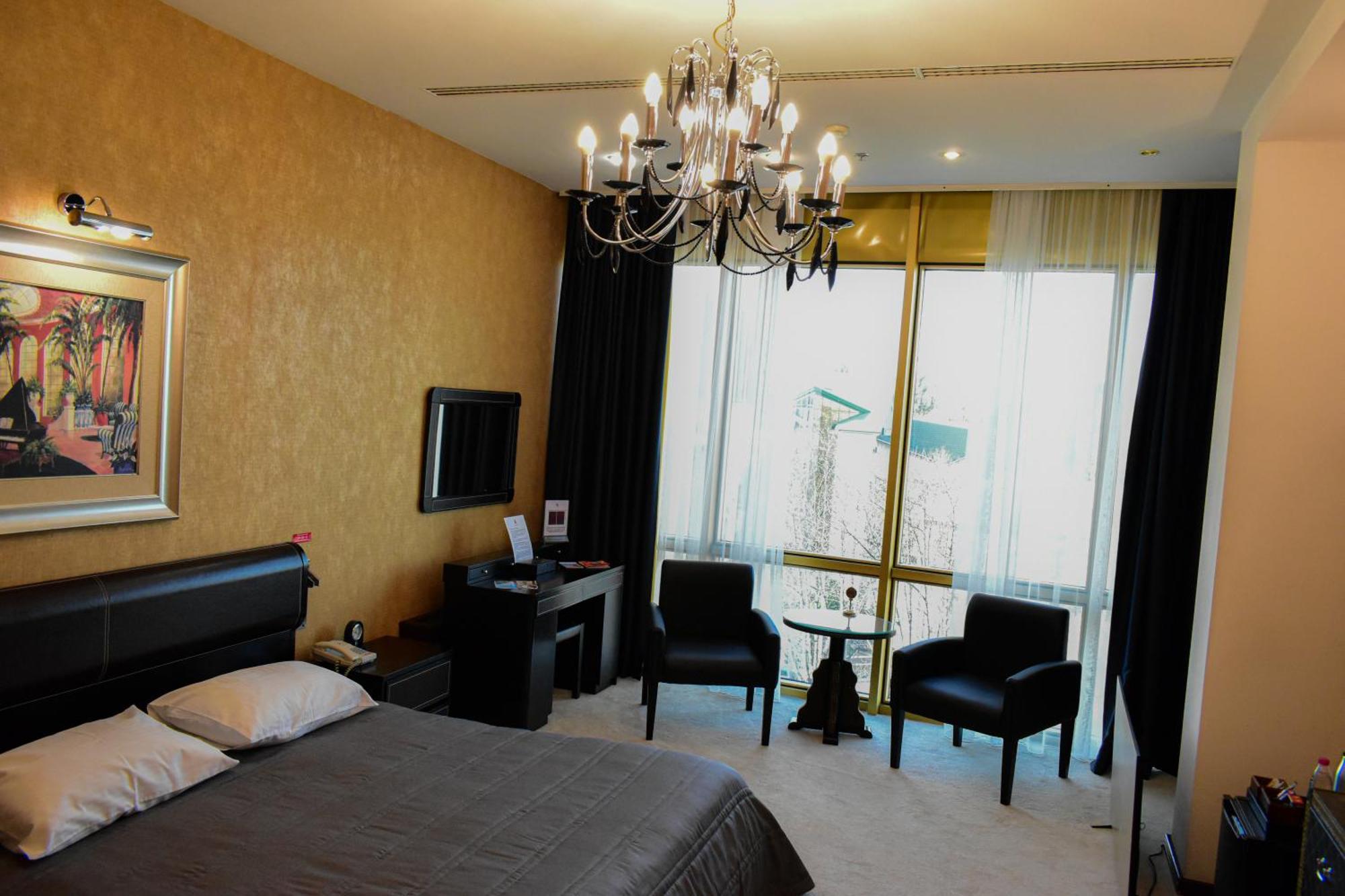 Hotel Feride Vinnycja Exteriér fotografie