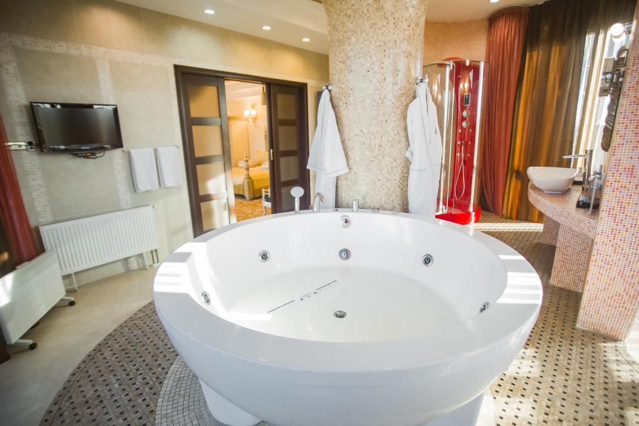 Hotel Feride Vinnycja Exteriér fotografie